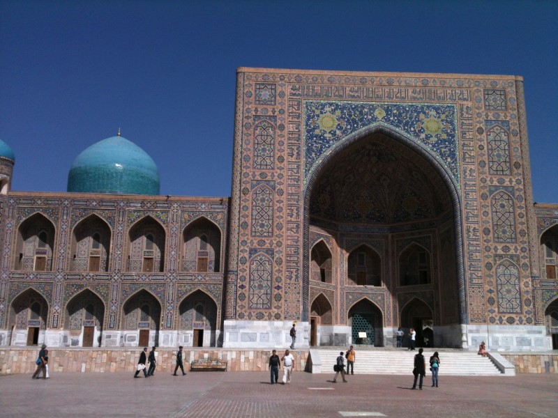 Ouzbékistan avec l'un des nombreux monuments historiques (voyage organisé en 2014)